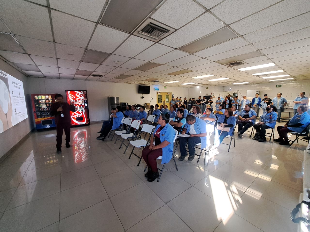 Salud Municipal refuerza prevención por el Día Mundial sin Alcohol en la maquila YFY Júpiter