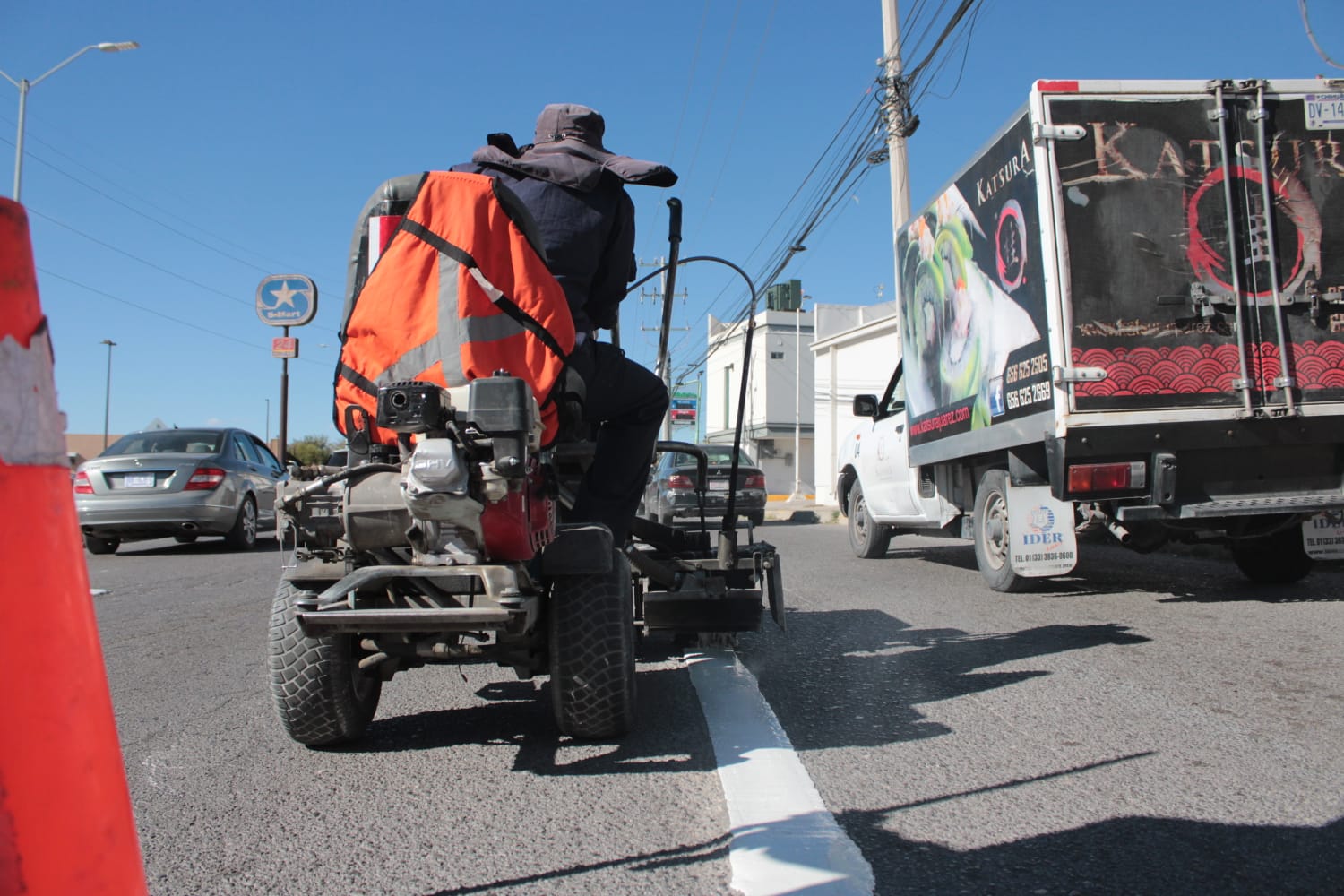 Refuerzan señalización vial en el bulevar Tomás Fernández para mejorar la circulación