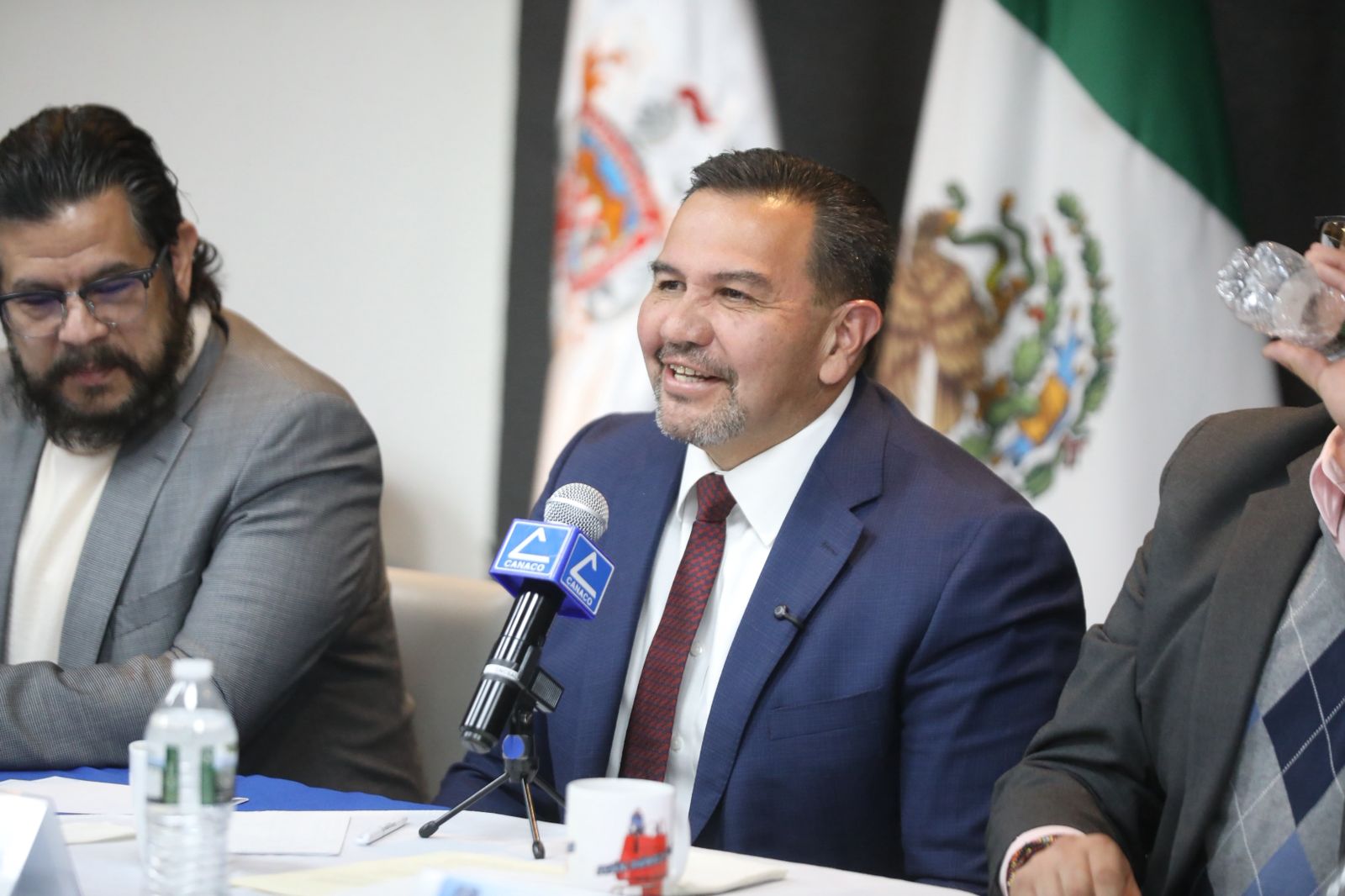 Alcalde fortalece alianza con el comercio local durante reunión con CANACO Juárez