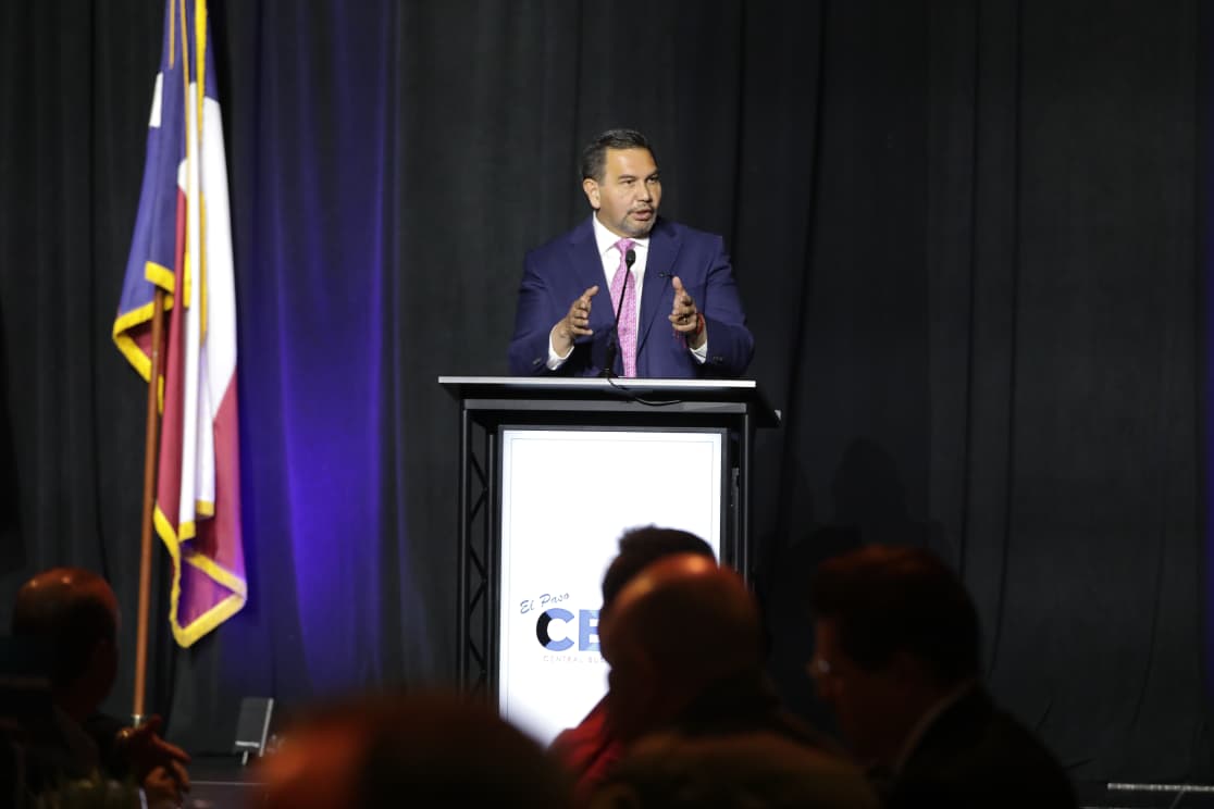 ¡Lazos que fortalecen la frontera! Alcalde de Ciudad Juárez brilla en encuentro empresarial en El Paso