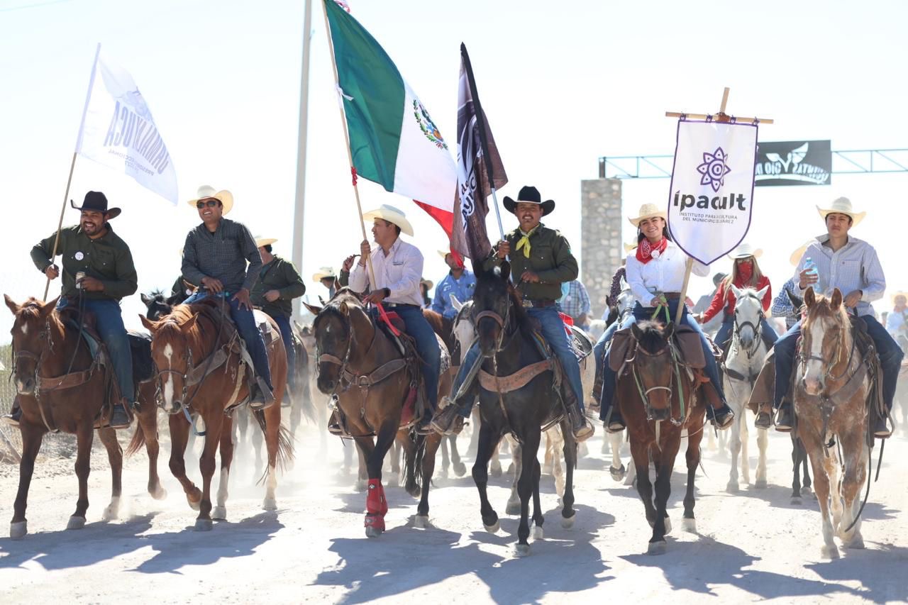¡A caballo por el desierto! Juárez y Samalayuca celebran sus raíces villistas con espectacular cabalgata histórica