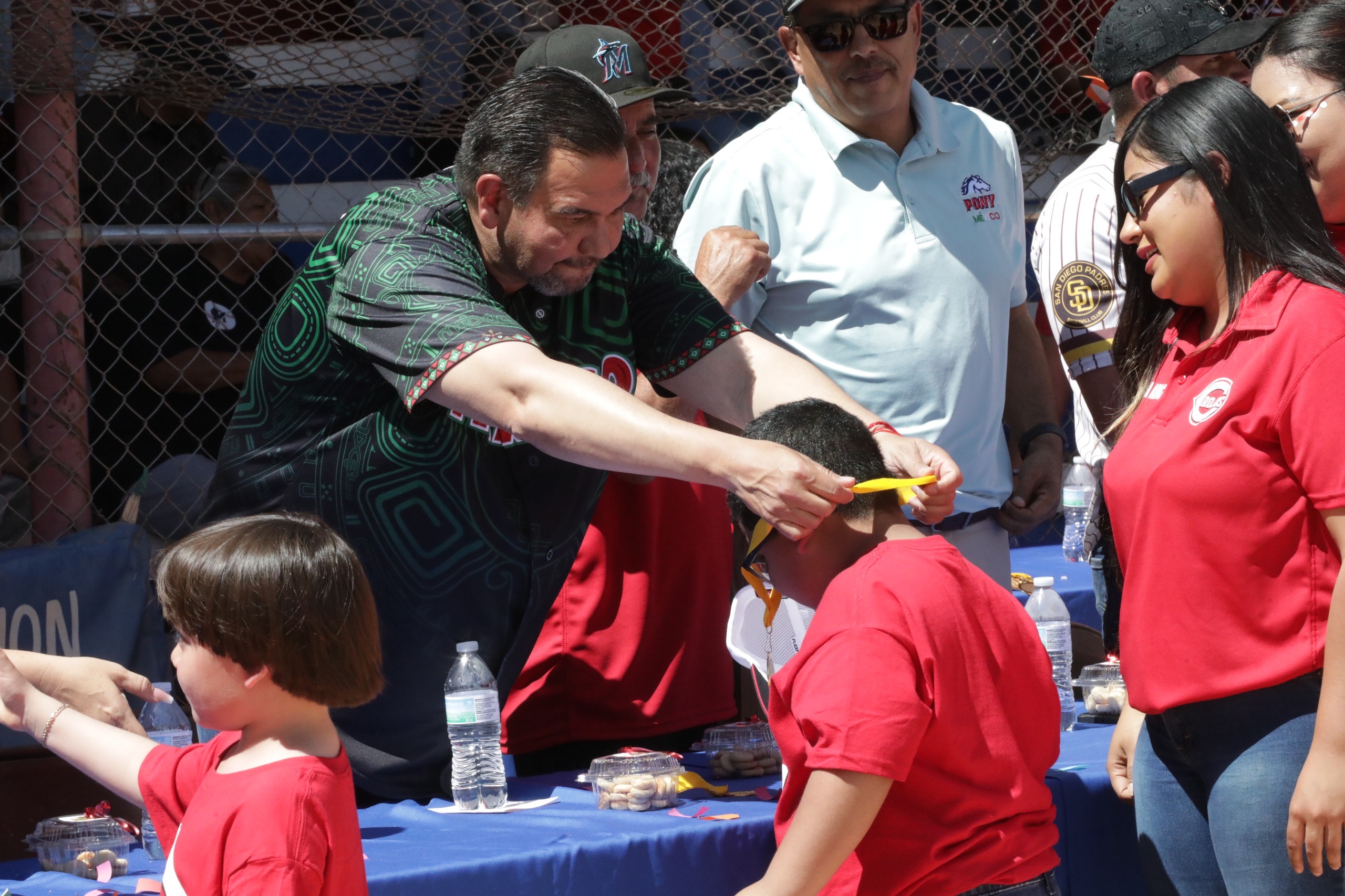 ¡Playball en Juárez! Arranca la Liga Infantil Carlos Amaya con un emotivo tributo a la leyenda "El Carna" González