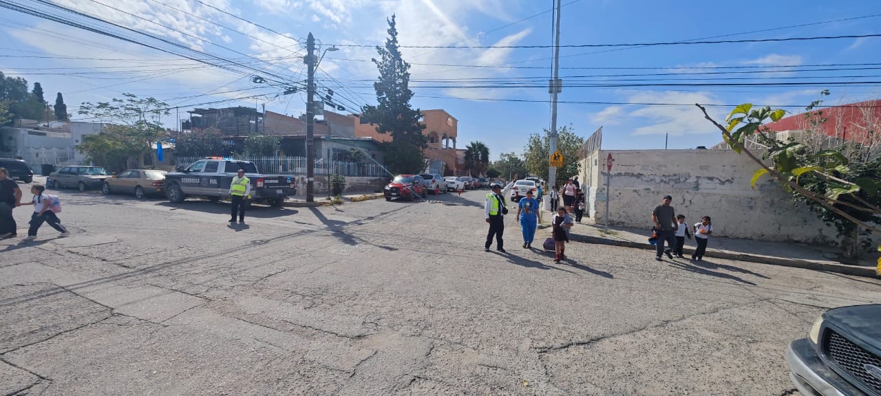 ¡Calles seguras para los estudiantes! Arranca intenso operativo vial por el regreso a clases en Juárez